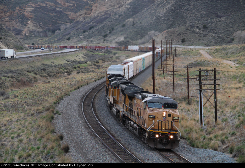 UP 6861 leads East